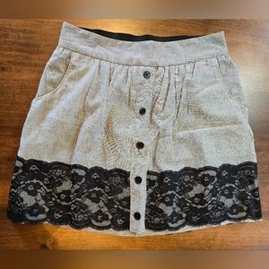 Elegant Black and Gray Lace Trim Skirt XS